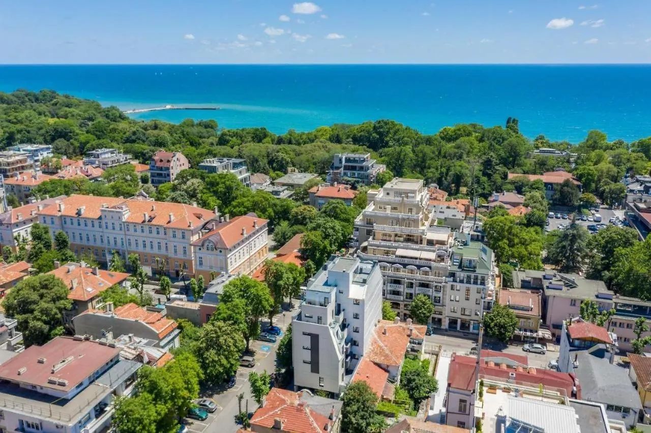 Sea&City Deluxe Apartment - Top Center Varna By Flat Mаnager 0*,  Bulgaria