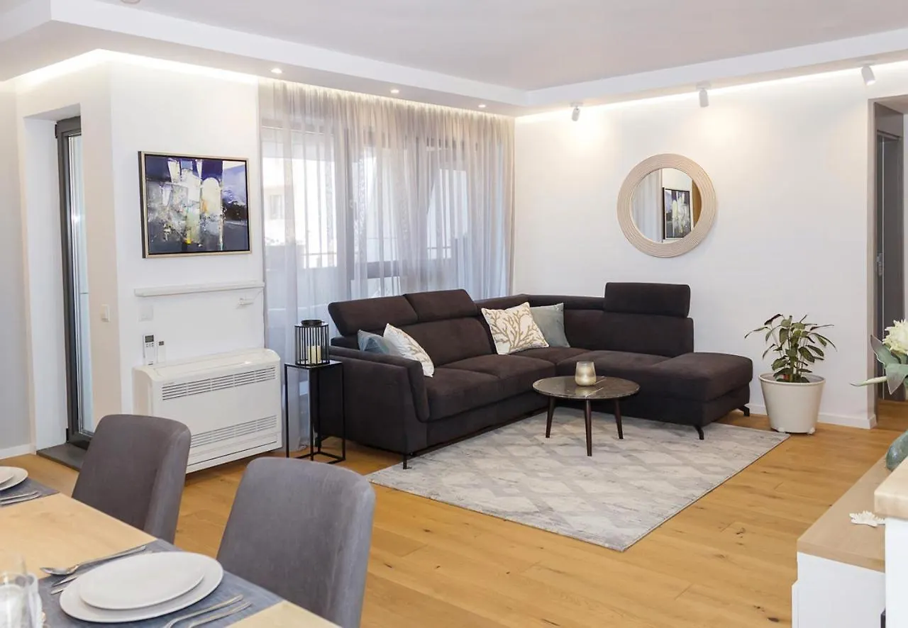 Sea&City Deluxe Apartment - Top Center Varna By Flat Mаnager